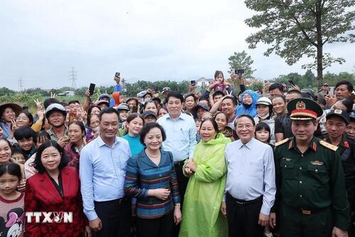 <a href="/thoi-su" title="Thời sự" rel="dofollow">Thời sự</a>