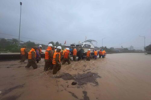 Xuất cấp vật tư, thiết bị dự trữ quốc gia cho tỉnh Đắk Lắk để ứng phó với mưa lũ