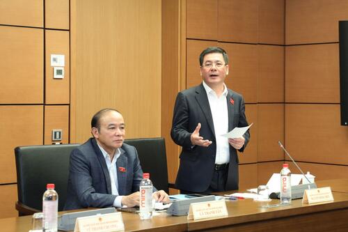 <a href="/nang-luong-xanh" title="Năng lượng xanh" rel="dofollow">Năng lượng xanh</a>