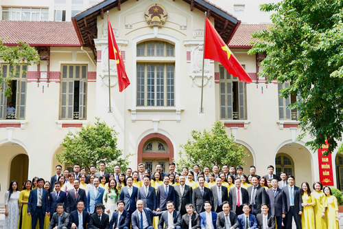 <a href="/nang-luong-xanh" title="Năng lượng xanh" rel="dofollow">Năng lượng xanh</a>