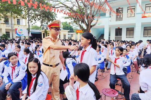 Trường học ở Phú Thọ tăng cường giáo dục an toàn giao thông cho học sinh