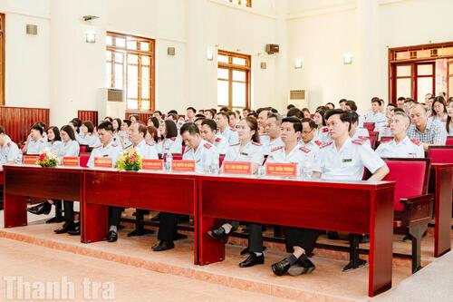 <a href="/thoi-su" title="Thời sự" rel="dofollow">Thời sự</a>