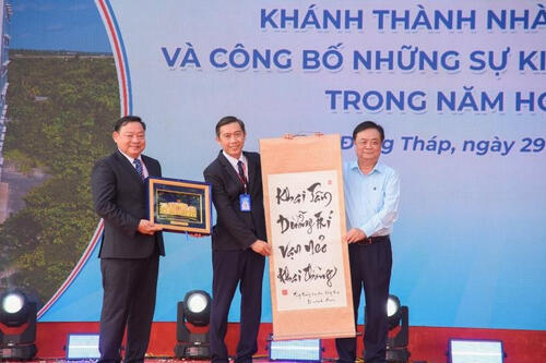 <a href="/doi-song" title="Đời sống" rel="dofollow">Đời sống</a>