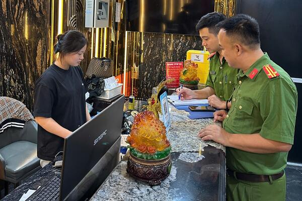 Tội phạm núp bóng karaoke, xoa bóp tại Hà Nội diễn biến phức tạp