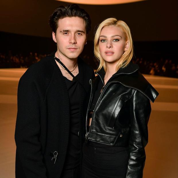 Brooklyn Beckham và ái nữ tỷ phú cưới: Hôn lễ 68 tỷ ở dinh thự 2293 tỷ, Gigi Hadid, Hoàng tử Harry và dàn sao khủng, tỷ phú quy tụ - Ảnh 4.