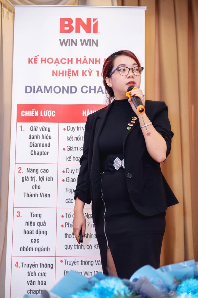 Cùng là nữ văn phòng, trong khi giờ nghỉ trưa chị em đồng nghiệp rủ nhau ra ngoài thư giãn, thì các sếp lại chọn lối đi khác để thành công? - Ảnh 3.