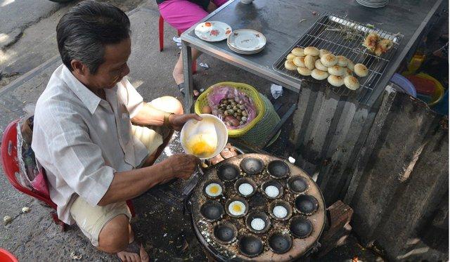 Nhà báo Anh choáng ngợp vì ẩm thực Nha Trang: Món ăn bình dị nhưng hương vị tuyệt đỉnh! - Ảnh 3.