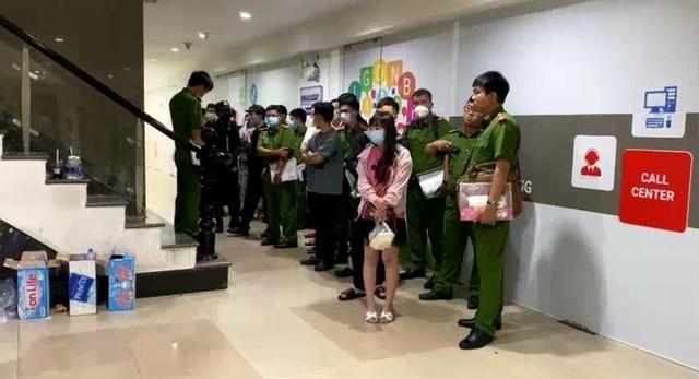 Khởi tố 13 nhân viên công ty tài chính nước ngoài chuyên ghép ảnh nóng để đòi nợ - Ảnh 3. Khởi tố 13 nhân viên công ty tài chính nước ngoài chuyên ghép ảnh nóng để đòi nợ - Ảnh 3.