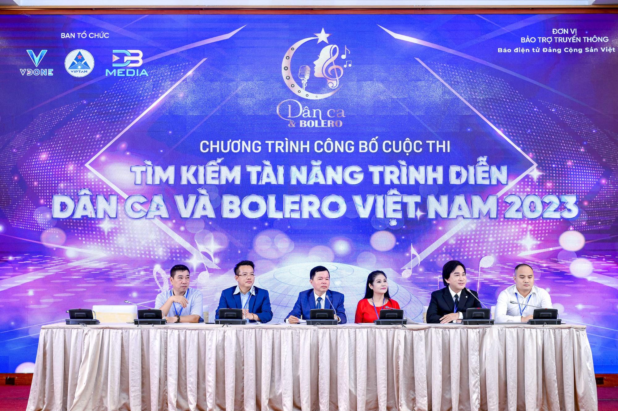 "Ông hoàng cải lương" Kim Tử Long ngồi ghế giám khảo cuộc thi tìm kiếm tài năng dân ca và Bolero - Ảnh 2.