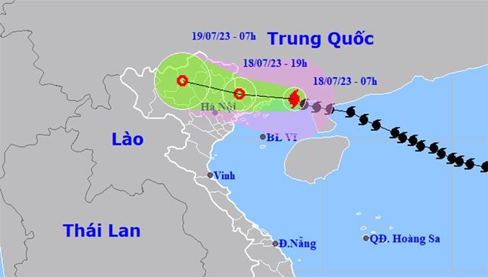 Bão số 1 tiếp tục suy yếu, cách Móng Cái 100 km - Ảnh 1.