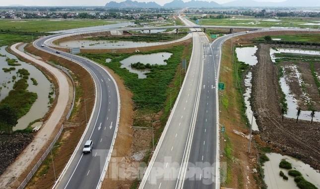 Thủ tướng yêu cầu rà soát kết nối cao tốc, phát huy tối đa hiệu quả đầu tư - Ảnh 1.