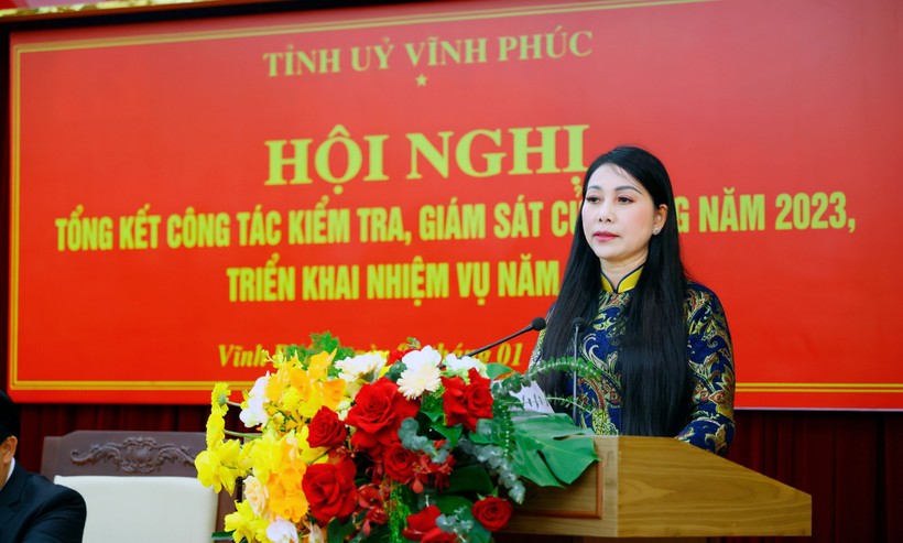 Bà Hoàng Thị Thúy Lan, Bí thư Tỉnh ủy Vĩnh Phúc phát biểu tại hội nghị. (Ảnh: Trà Hương)