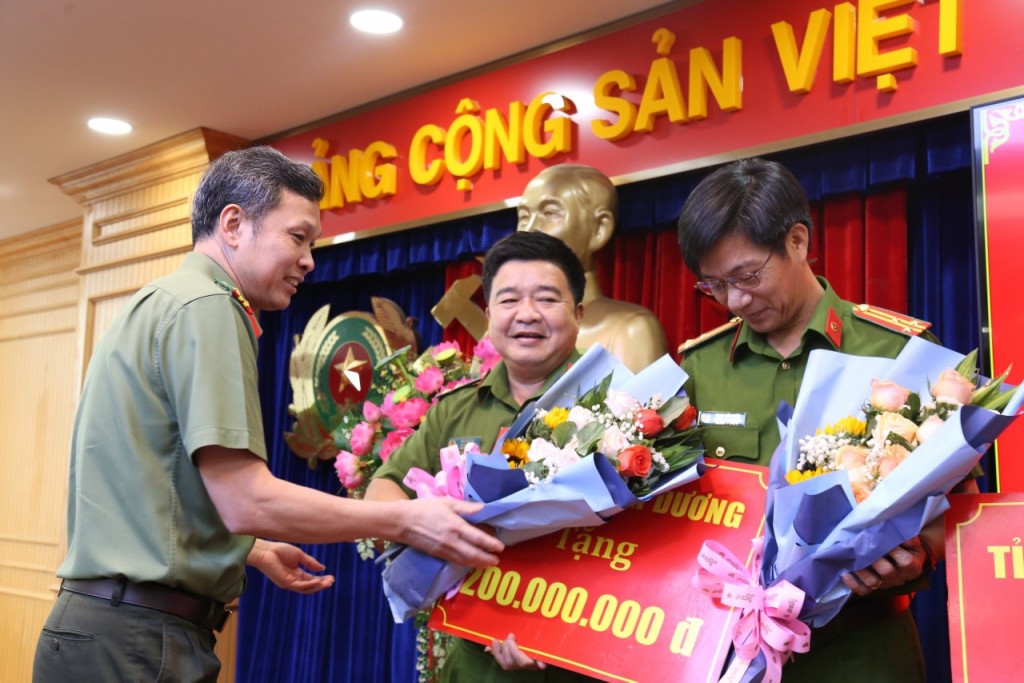 Thưởng nóng cho lực lượng công an triệt xóa các chuyên án lớn