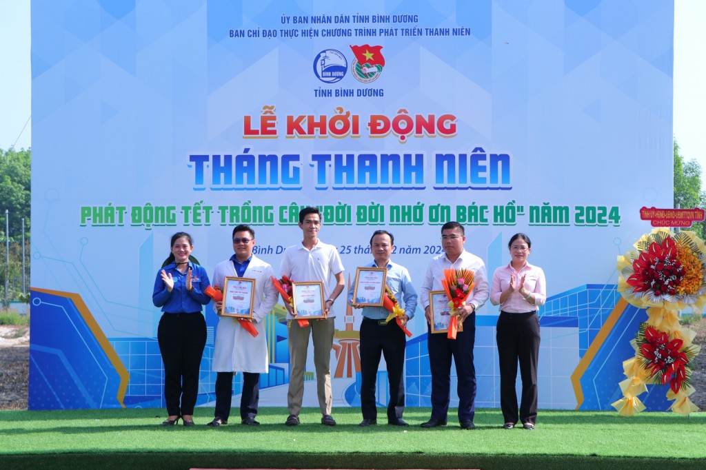 Khởi động Tháng Thanh niên và phát động Tết trồng cây