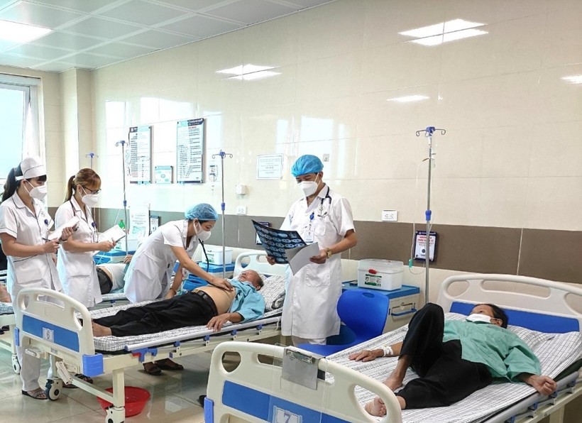 Phòng điều trị tại TTYT huyện Phù Ninh đầy đủ tiện nghi, hiện đại.