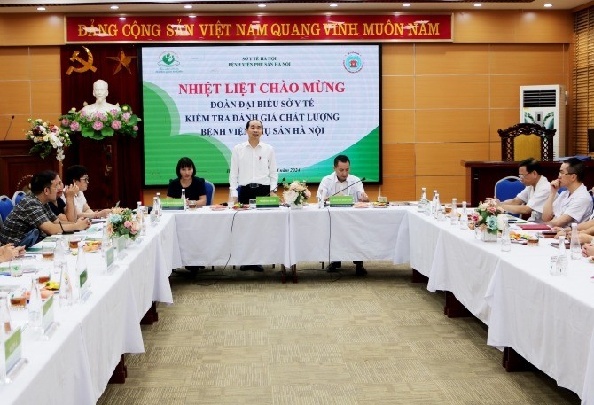 Phó Giám đốc phụ trách Sở Y tế Hà Nội Nguyễn Đình Hưng phát biểu.