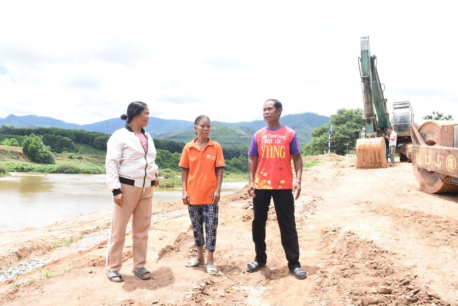 kon tum dan hien dat xay ke bao ve lang (1).JPG