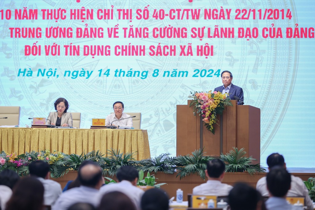 Thủ tướng nêu rõ 6 định hướng lớn thời gian tới để tín dụng chính sách xã hội tiếp tục là “điểm sáng”, “trụ cột” trong hệ thống các chính sách an sinh xã hội - Ảnh: VGP/Nhật Bắc