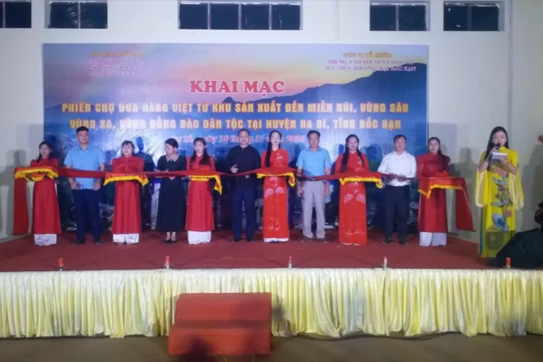 Bắc Kạn: Mở rộng thị trường gắn với Cuộc vận động ‘Người Việt Nam ưu tiên dùng hàng Việt Nam’ Bắc Kạn: Mở rộng thị trường gắn với Cuộc vận động ‘Người Việt Nam ưu tiên dùng hàng Việt Nam’