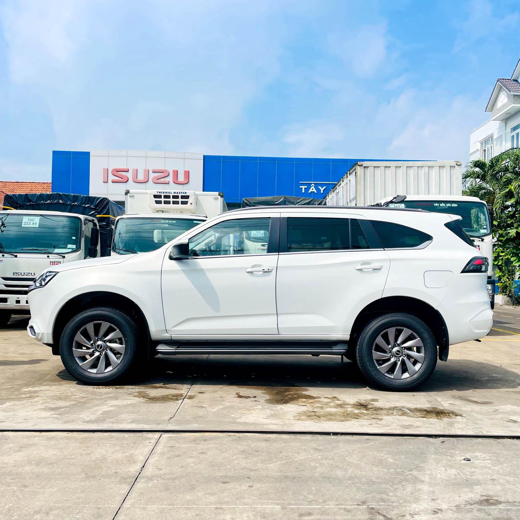 Isuzu mu-X lại xả kho: Giá giảm 240 triệu đồng, khởi điểm từ 1,01 tỷ, ngang Tucson, Sportage bản cao- Ảnh 6. Isuzu mu-X lại xả kho: Giá giảm 240 triệu đồng, khởi điểm từ 1,01 tỷ, ngang Tucson, Sportage bản cao- Ảnh 6.
