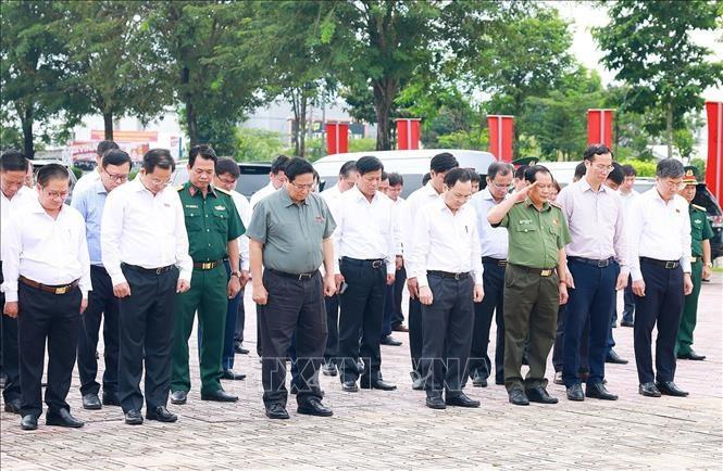 thu-tuong-dang-huong-tai-di-tich-an-nam-cong-san-dang-tai-huyen-co-do-1.jpg