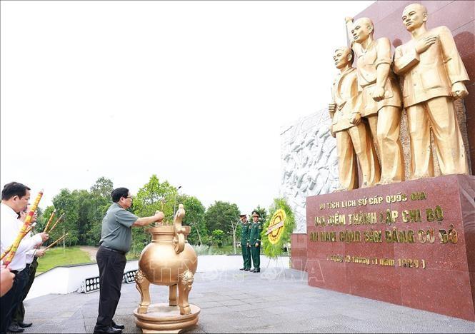 thu-tuong-dang-huong-tai-di-tich-an-nam-cong-san-dang-tai-huyen-co-do-3.jpg