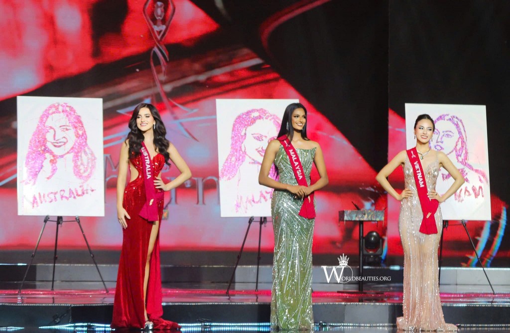 Độc đáo màn công bố Top 3 Miss Charm của Phạm Hồng Minh