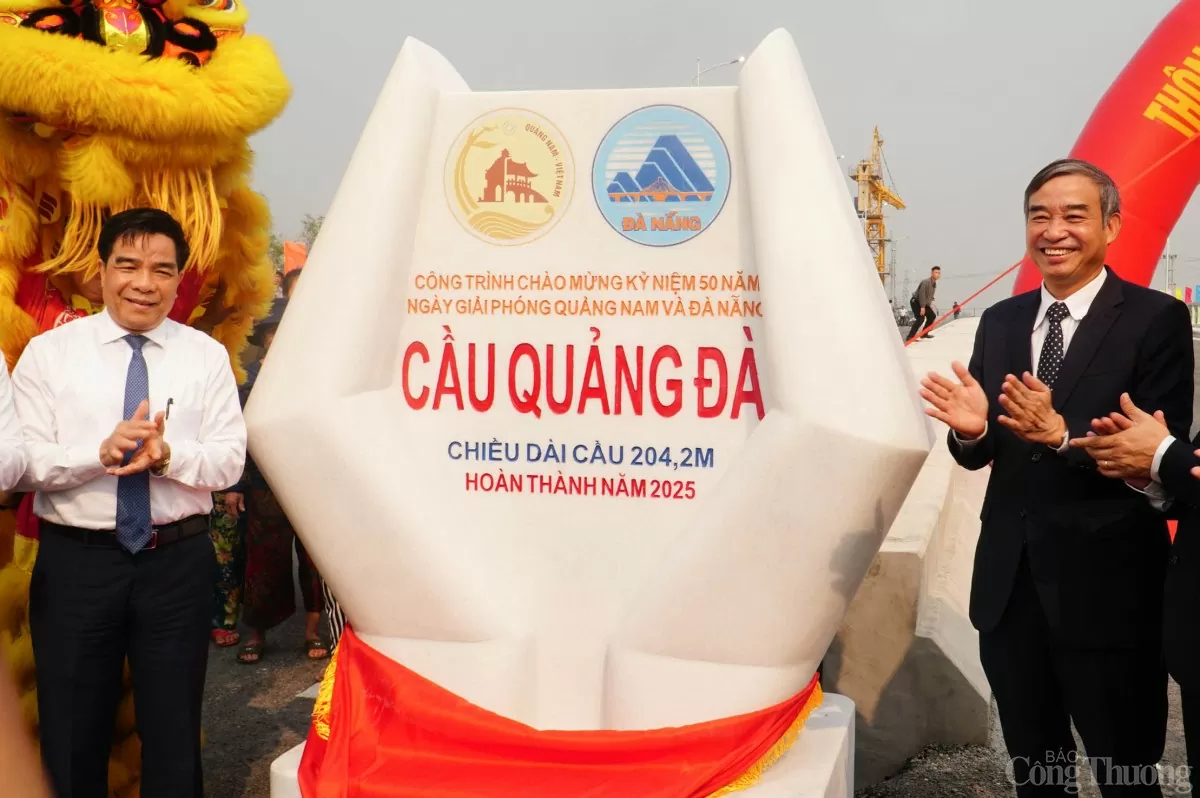 Lãnh đạo thành phố Đà Nẵng và tỉnh Quảng Nam bên cầu Quảng Đà chứng kiến lễ thông xe cầu Quảng Đà