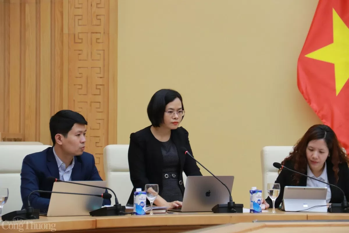 Bà Vũ Thị Thu Hà, Chuyên viên chính phòng Kế hoạch và Quy hoạch Cục Điện lực, Bộ Công Thương. Ảnh: Thanh Tuấn