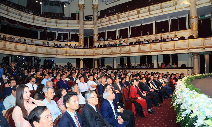 Lãnh đạo, khách mời tham dự lễ trao giải. z6591879969039-fc2e5b2b0637803b6d9a454cbccbffc0.jpg