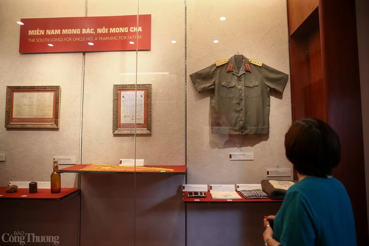 trưng bày chuyên đề “Bác Hồ với miền Nam - Miền Nam với Bác Hồ” trưng bày chuyên đề “Bác Hồ với miền Nam - Miền Nam với Bác Hồ”