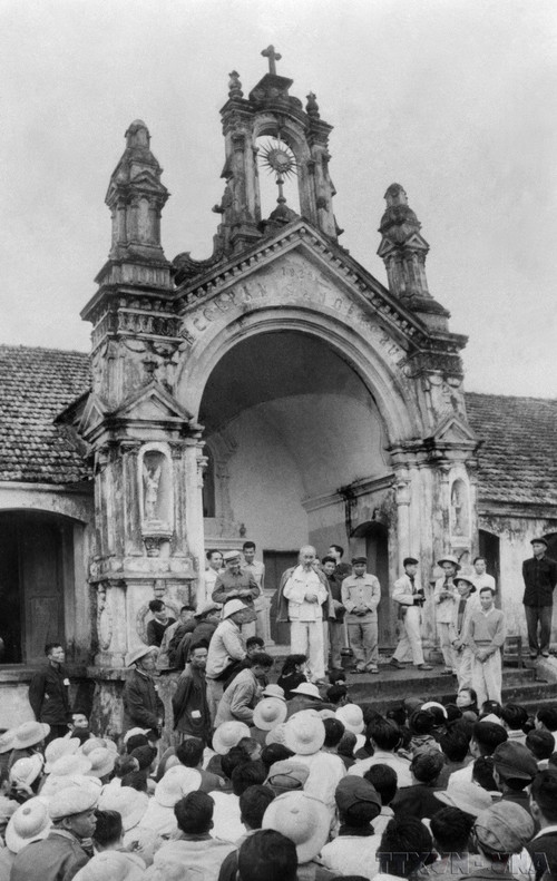 chu-tich-ho-chi-minh-6.jpg