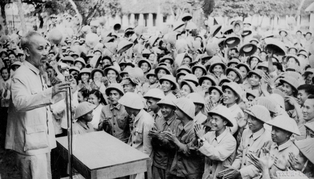 chu-tich-ho-chi-minh-7.jpg