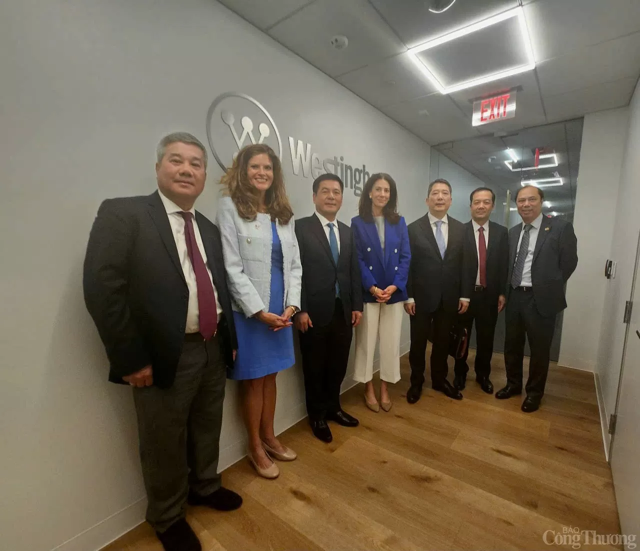 Bộ trưởng Nguyễn Hồng Diên làm việc với Tập đoàn Westinghouse HoaKỳ Bộ trưởng Nguyễn Hồng Diên làm việc với Tập đoàn Westinghouse HoaKỳ