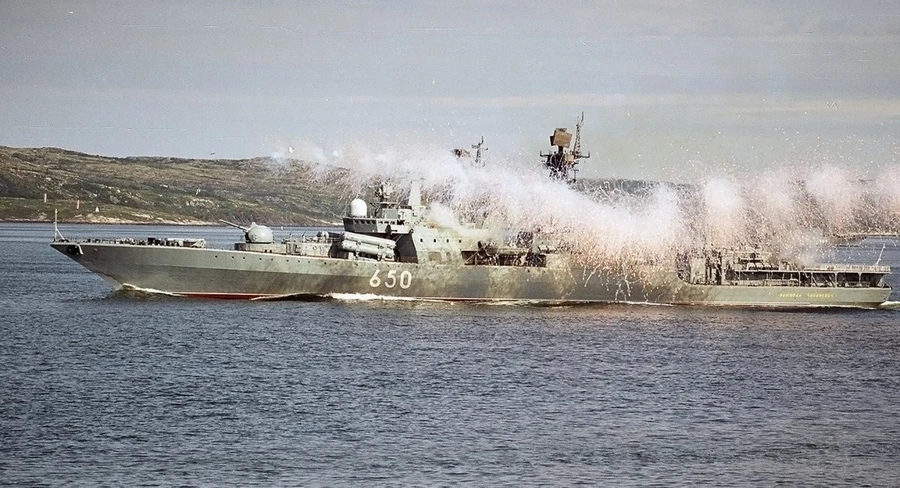 Đau đầu cải tạo tàu chiến mang tên lửa Zircon suốt 11 năm