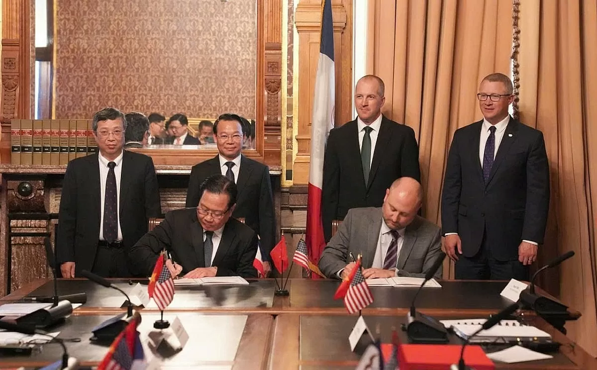 Lãnh đạo Bộ Nông nghiệp và Môi trường Việt Nam và Bộ Nông nghiệp bang Iowa chứng kiến lễ ký kết Bản ghi nhớ hợp tác thương mại nông lâm thủy sản.