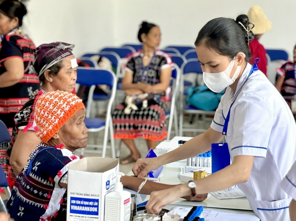 Người dân cần thay đổi thói quen chăm sóc sức khỏe một cách chủ động, thay đổi lối sống, thói quen sinh hoạt nhằm phòng bệnh từ sớm