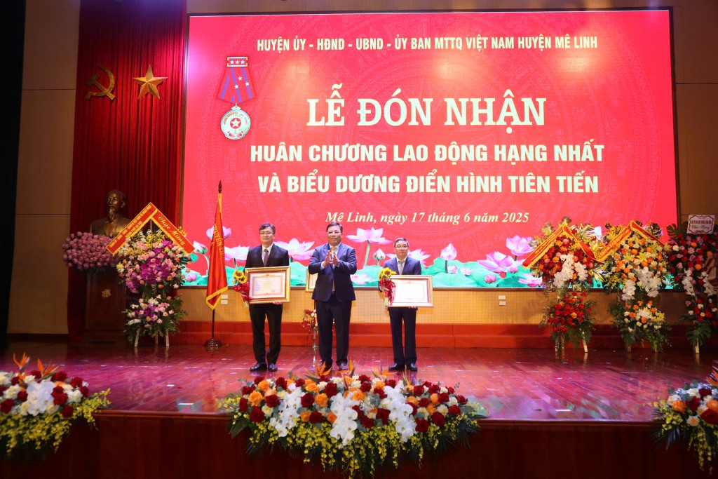 Huyện Mê Linh vinh dự đón nhận Huân chương Lao động hạng Nhất Huyện Mê Linh vinh dự đón nhận Huân chương Lao động hạng Nhất