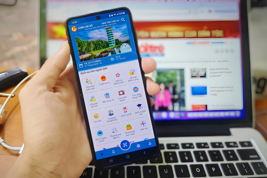 : Giao diện dễ dùng của app “Long An số”, công cụ giúp người dân phản ánh, tra cứu dịch vụ công, theo dõi thông tin địa phương chỉ bằng vài chạm