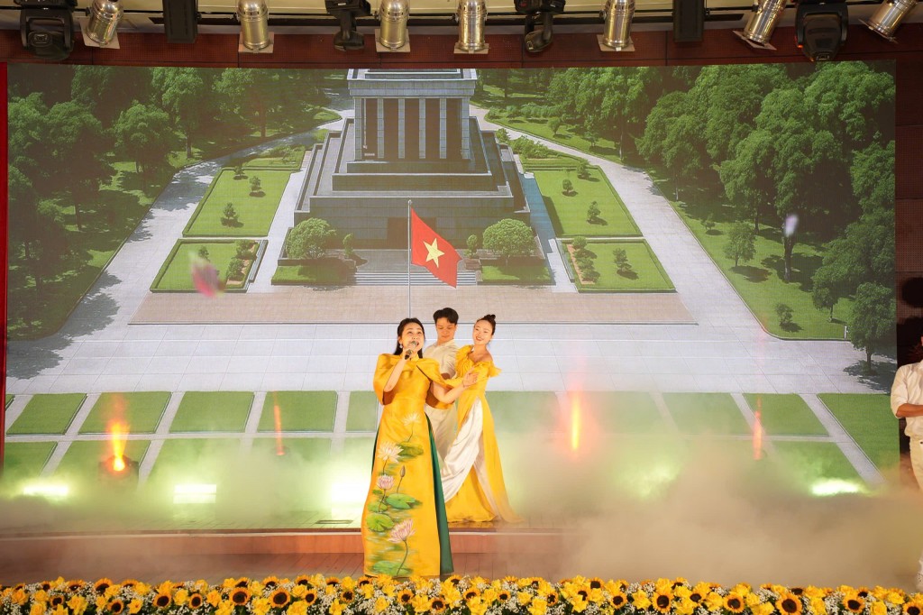 Để biểu diễn nghệ thuật đi đầu trong phát triển công nghiệp văn hóa Thủ đô