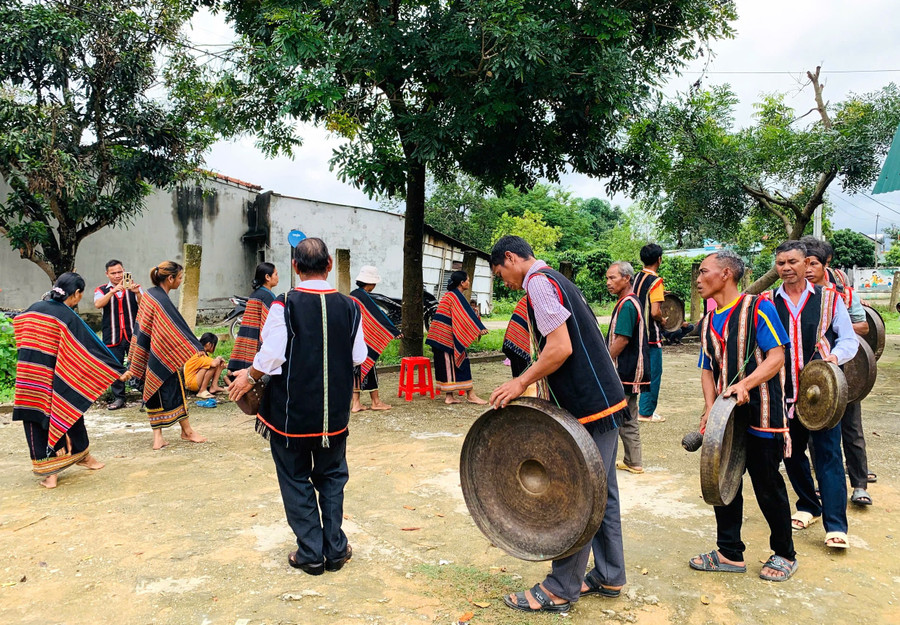 giu-hon-dan-toc-bang-tinh-yeu-2.jpg