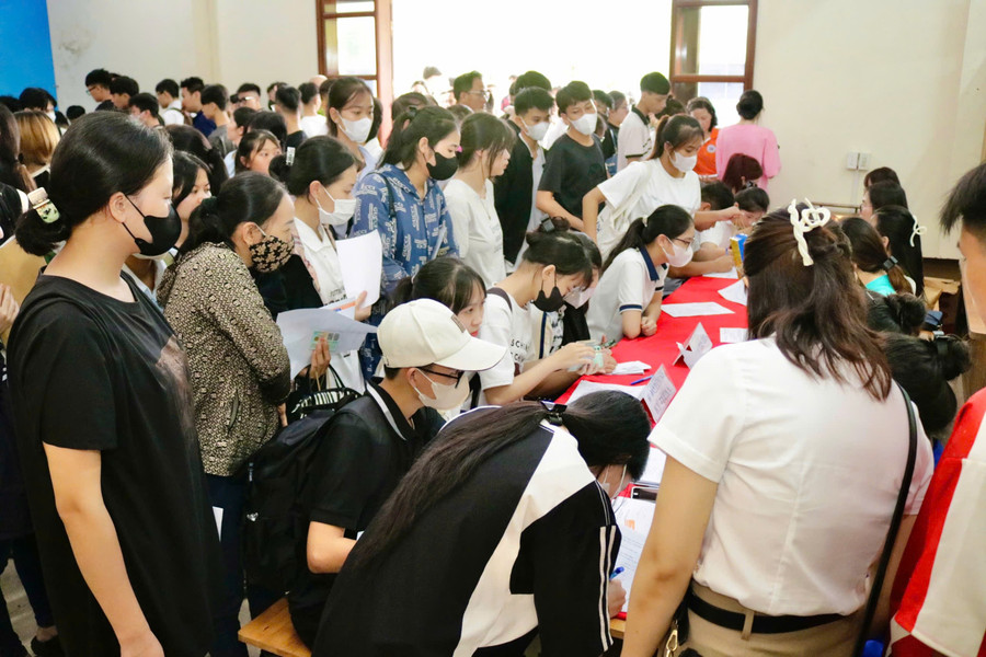 Thí sinh tham dự tuyển sinh tại Trường Đại học Thành Đông 918ea8b53705935bca14.jpg