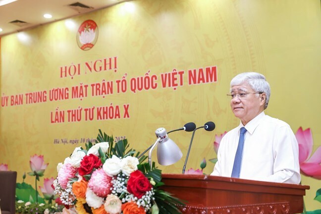 Ông Đỗ Văn Chiến, Ủy viên Bộ Chính trị, Bí thư Trung ương Đảng, Chủ tịch Ủy ban Trung ương Mặt trận Tổ quốc Việt Nam, Bí thư Đảng ủy Mặt trận Tổ quốc, các đoàn thể Trung ương phát biểu tại Hội nghị. Ảnh: Quang Vinh