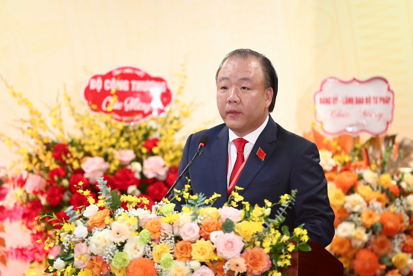 Ông Trần Hữu Linh - Bí thư Đảng bộ Cục Quản lý và Phát triển thị trường trong nước phát biểu tham luận về chủ đề sắp xếp, tinh gọn bộ máy