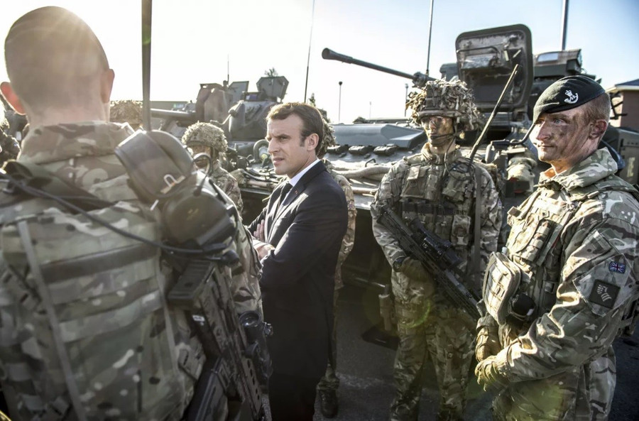 Tổng thống Pháp Emmanuel Macron thăm căn cứ quân sự NATO tại Tapa, Estonia.