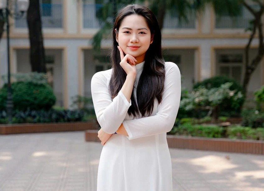 Nguyễn Hà Linh - thủ khoa ngành Phân tích Kinh doanh, ĐH Kinh tế Quốc dân. linh-2.jpg