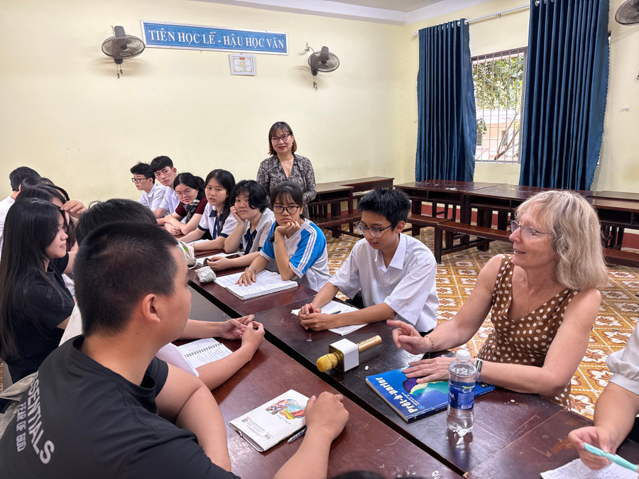 Học sinh phổ thông tại Đắk Lắk tham gia lớp tiếng Pháp miễn phí. (Ảnh: Nhật Anh)