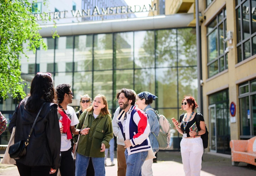 Giới học thuật hoan nghênh quyết định bỏ đề thi TAO.