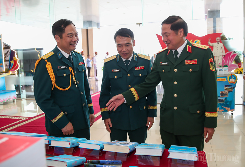 Trong những năm tháng kháng chiến ác liệt, với tinh thần “dám đánh, biết đánh và quyết đánh thắng”, Bộ đội Tên lửa Phòng không đã nỗ lực, khắc phục khó khăn, sáng tạo nhiều cách đánh độc đáo, góp phần nâng cao nghệ thuật tác chiến của dân tộc Việt Nam. Từ trận thắng đầu tiên đến các chiến thắng liên tiếp sau đó, đơn vị nào của Bộ đội Tên lửa cũng đánh thắng, lớp cán bộ, chiến sĩ nào cũng lập công, đánh thắng địch cả ban ngày và ban đêm, bắn rơi nhiều loại máy bay, bắt sống nhiều giặc lái sừng sỏ, càng chiến đấu gian khổ ác liệt, chủ nghĩa anh hùng cách mạng của Bộ đội Tên lửa Phòng không càng được phát huy cao độ, làm ngời sáng phẩm chất cao quý Bộ đội Cụ Hồ trên mặt trận bảo vệ bầu trời thiêng liêng của Tổ quốc.