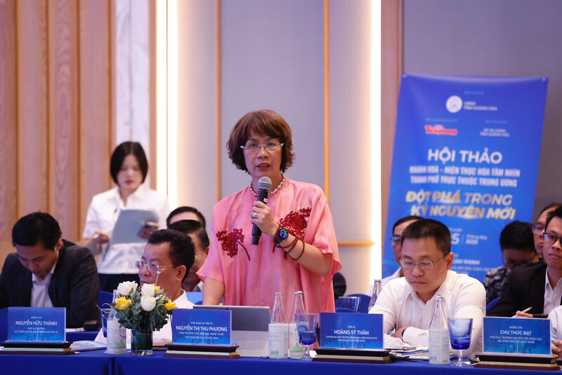 PGS.TS Nguyễn Thị Thu Phương, Viện trưởng Viện Văn hóa, Nghệ thuật, Thể thao và Du lịch Việt Nam chia sẻ tại hội thảo. Ảnh: Duy Minh